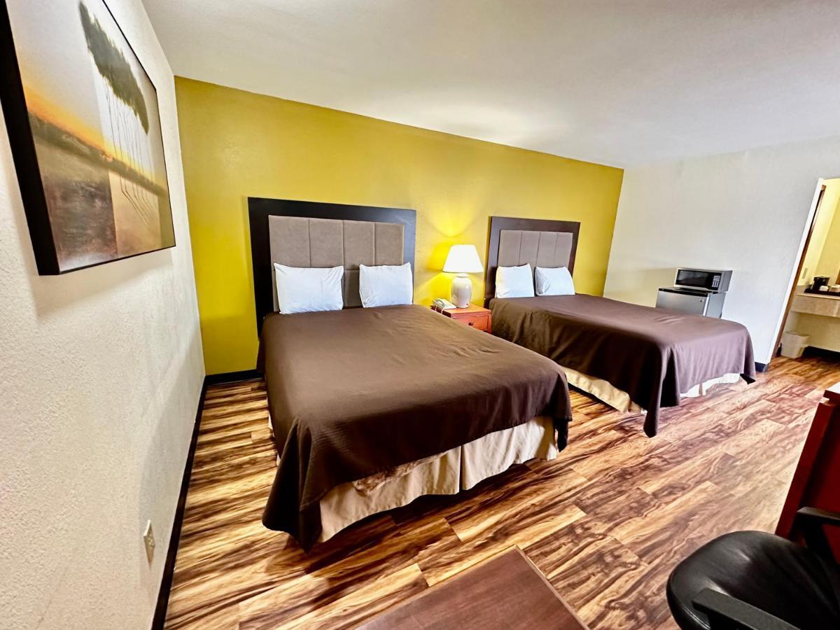 Regency Inn Iola Zewnętrze zdjęcie