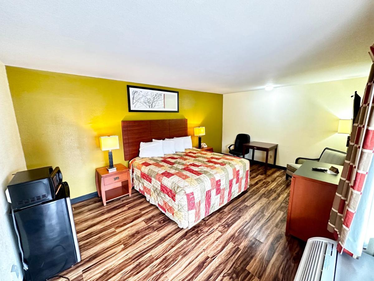 Regency Inn Iola Zewnętrze zdjęcie