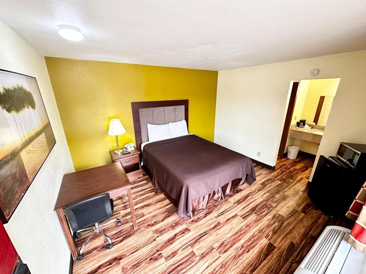 Regency Inn Iola Zewnętrze zdjęcie
