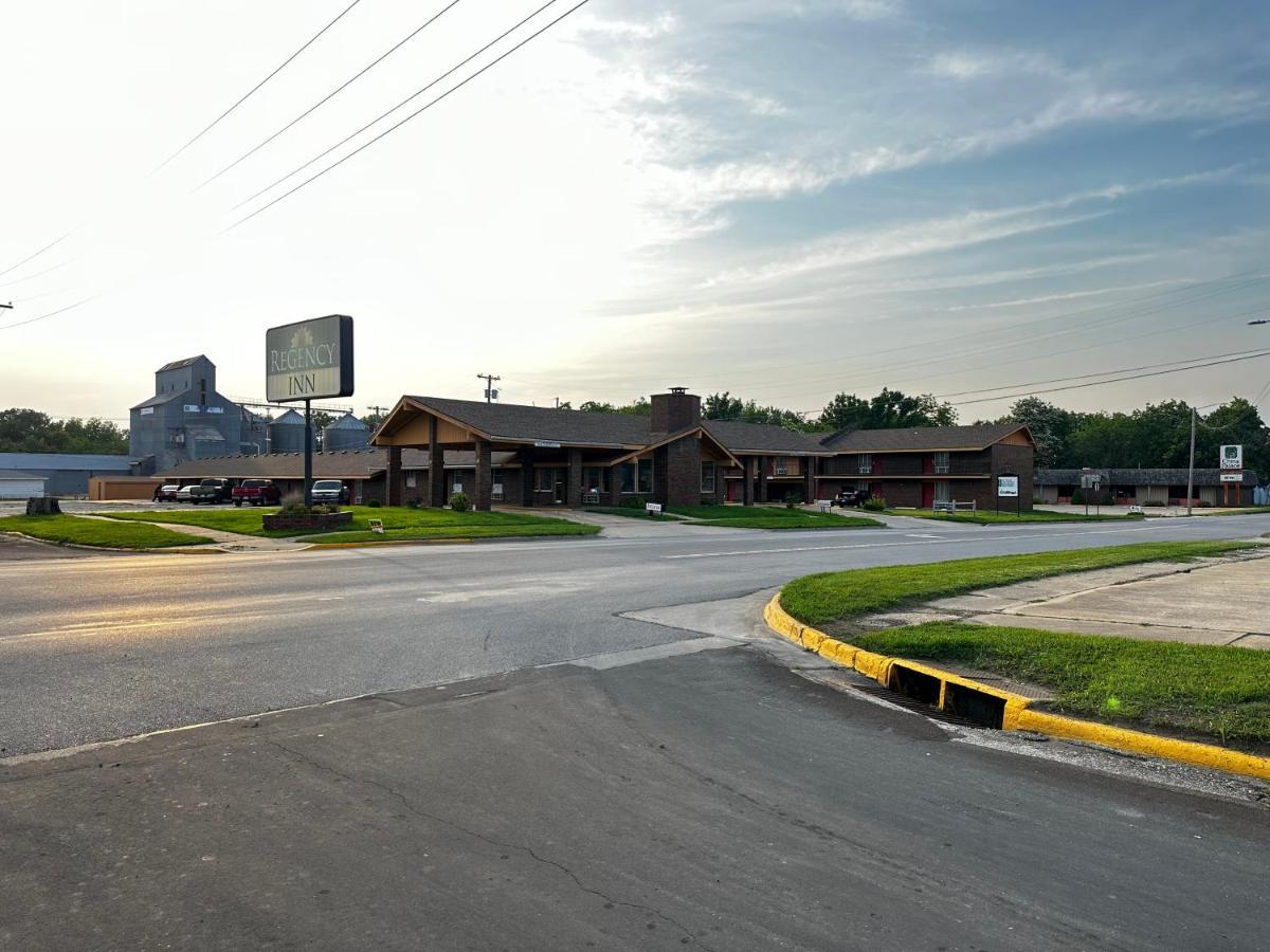 Regency Inn Iola Zewnętrze zdjęcie
