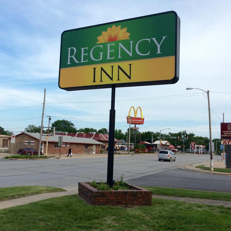 Regency Inn Iola Zewnętrze zdjęcie