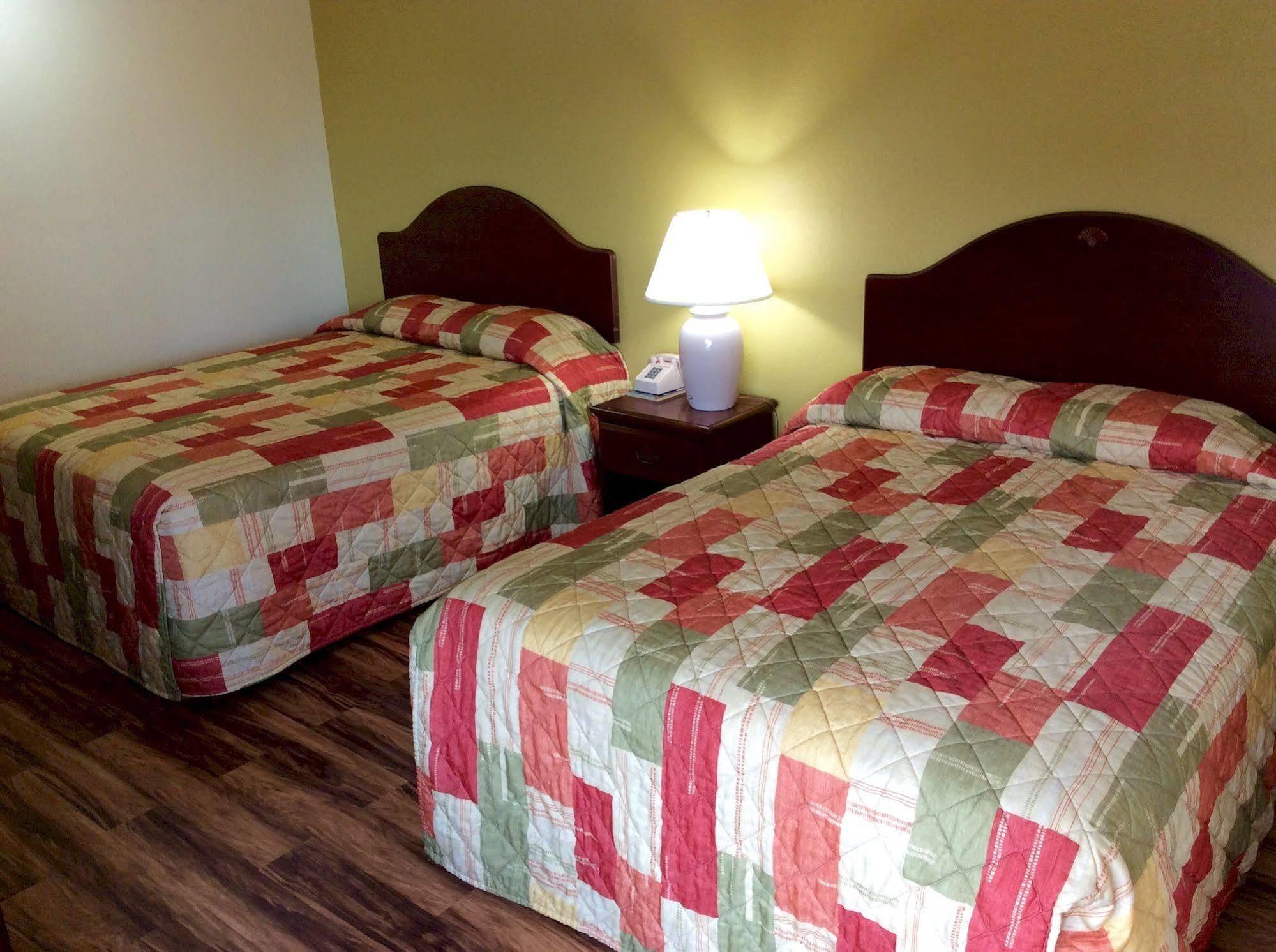Regency Inn Iola Zewnętrze zdjęcie